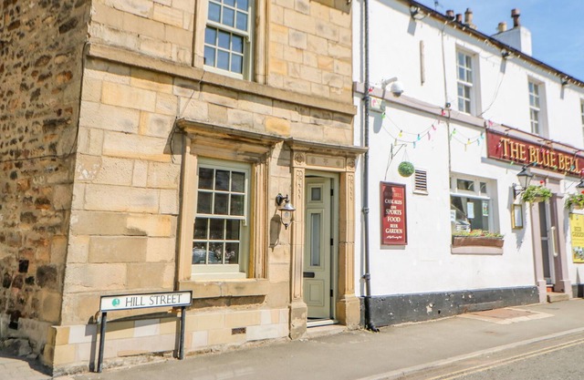 BRAMWELL HOUSE, family friendly, with open fire in Corbridge