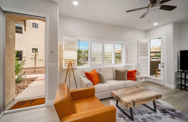 Brand new 2-bedroom condo with AC, WiFi and pool in the Catalina Foothills