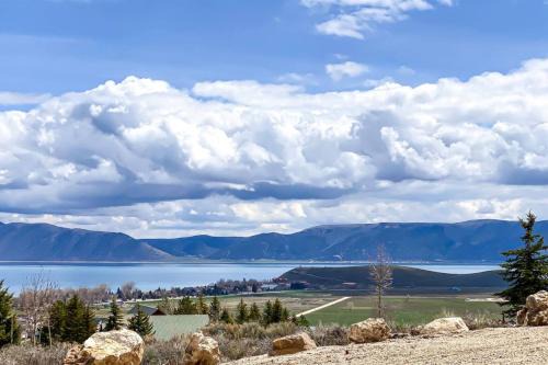 Brand New Bear Lake Beach Cottage in Sweetwater