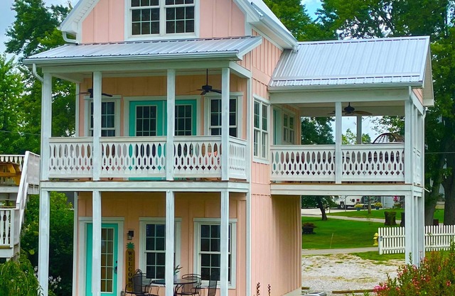 Brand new Buckeye Lake waterfront chalet A