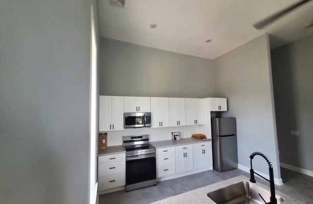 BRAND NEW.EVERYTHING IS IN WALKING DISTANCE