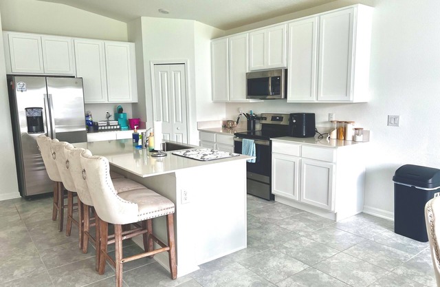Brand New, Family-Friendly Home by LegoLand/Peppa Pig Park!