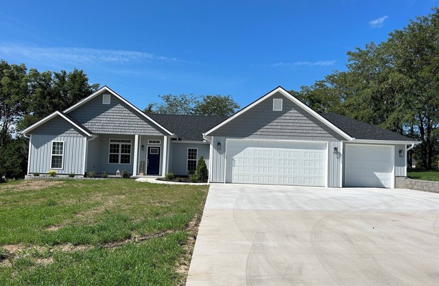 Brand New Home near Truman Lake with New Hot Tub, Access to Boat Ramp/Marina.