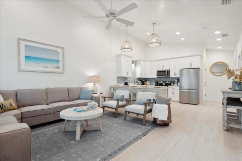 Brand New Luxury Rental on Oleander Unit G