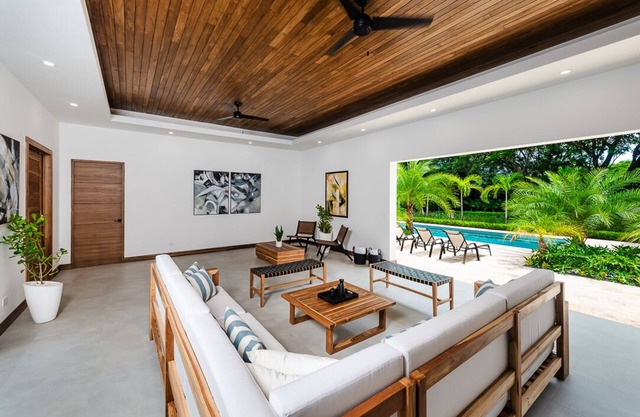 Brand new modern luxury home, pool, beach club membership, daily housekeeping