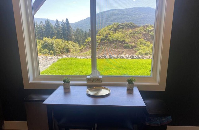 Brand New Mountain View 2 Bedroom 1200sq ft Walk out Suite
