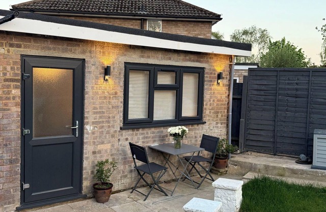 Brand New Renovated- Free Parking- Garden- SmartTV