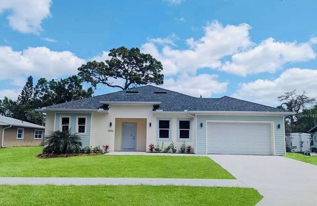 Brand New Tampa Oasis with Private Jacuzzi Retreat