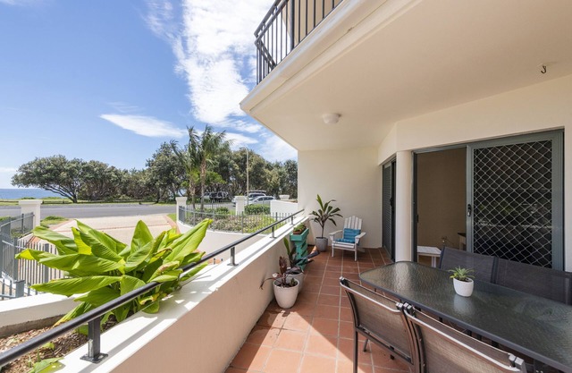 Breakers 1/3, Directly opposite Pippi Beach