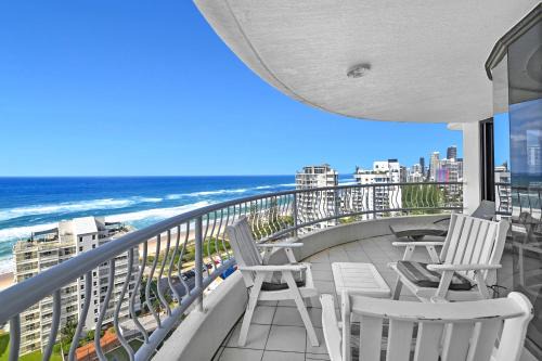 Breathtaking Ocean View 3-Bedroom Apartment with Parking