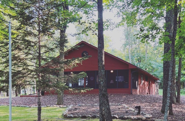 Breathtaking "up north" lake cabin experience