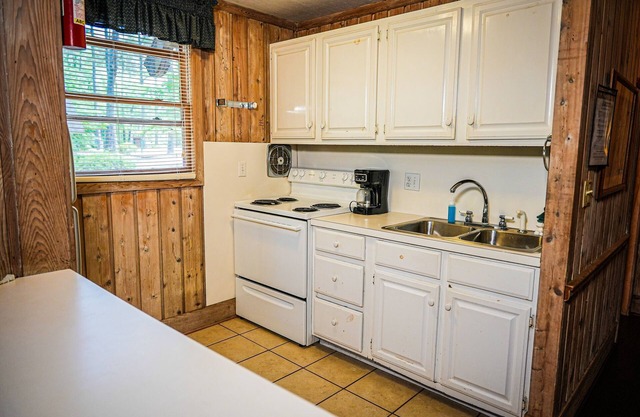 Breathtaking view of Lake Innsbruck right from your own screened in porch.