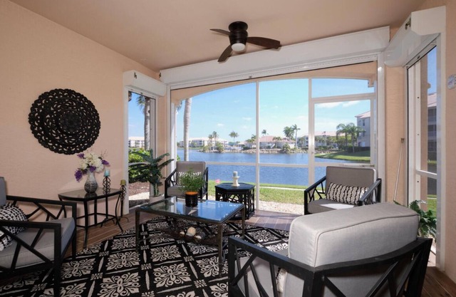 Breeze On In to our 1st floor condo in Lexington Country Club, Ft Myers.