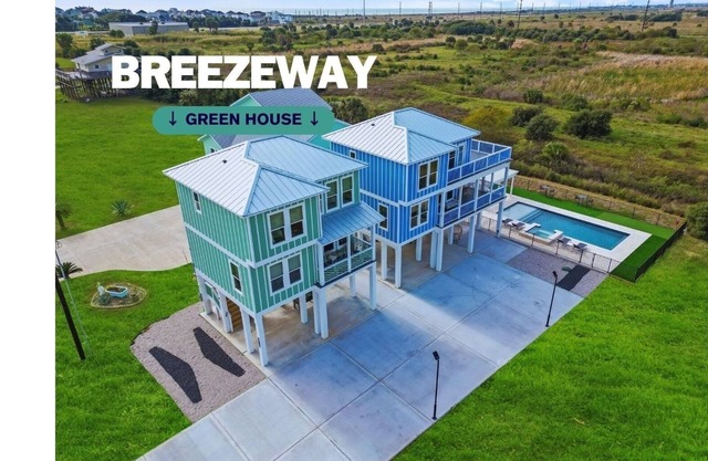 Breezeway: Luxury Listing- Largest Private Pool, mini-GOLF, Sunset & Bay view