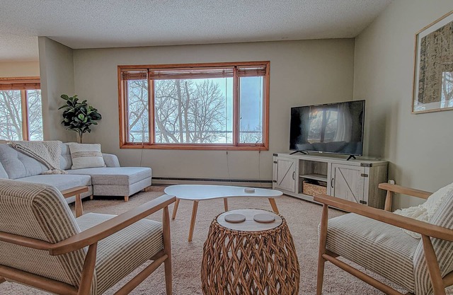 Breezy Hills - unit 2; Lake Bemidji, King bd, Kayaks, PB Trail!