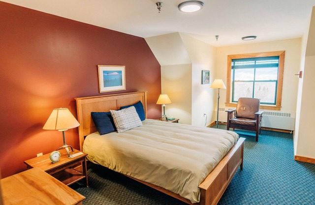 Bretton Woods Hiker Haven! Free Breakfast, Gear Library, Trailhead Shuttle