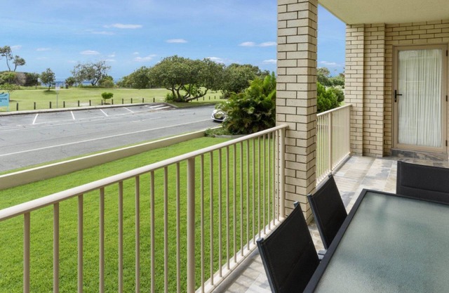 BRIBIE HORIZONS, TOP NOTCH