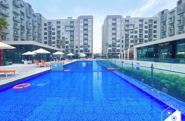 Bright 2bed Family Home: Pool, Gym & Kids Play
