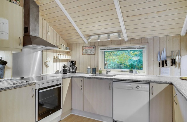Bright and beautiful vacation home, allergy friendly furnished with space for the large family.