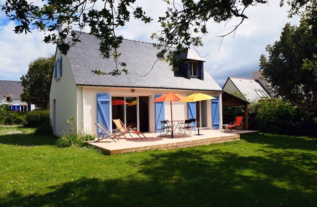 Bright and comfortable house, close to the beach! Ideal for families