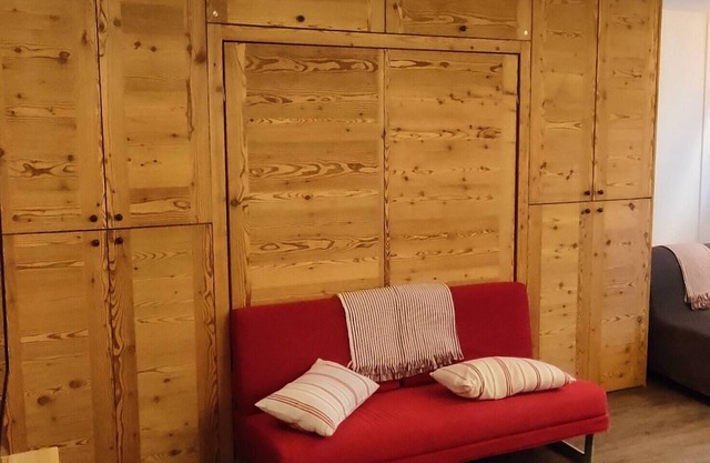 Bright and Cozy Two-room apartment with balcony overlooking the Matterhorn