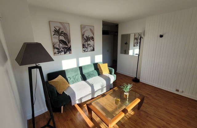 Bright and quiet accommodation