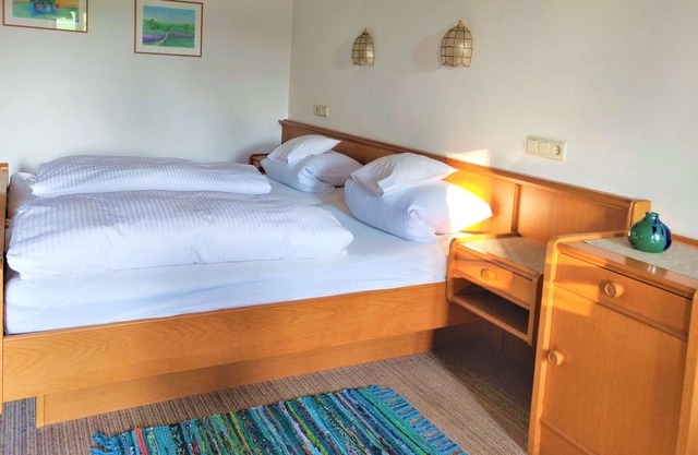 Bright and spacious apartment with balcony and WiFi