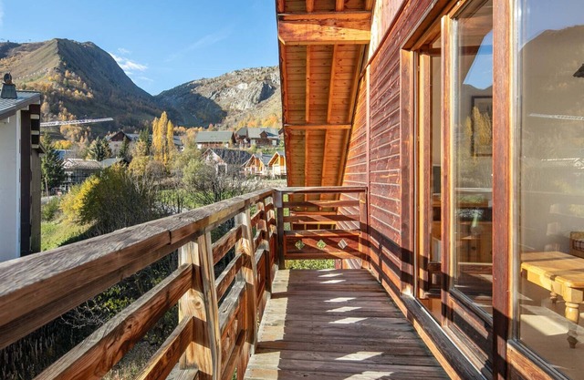 Bright apt 4/6 ppl, near the ski station, balcony