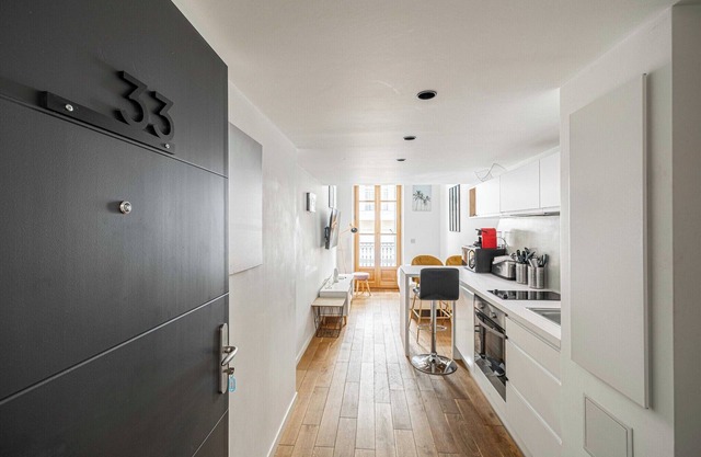 Bright duplex - Cannes Center