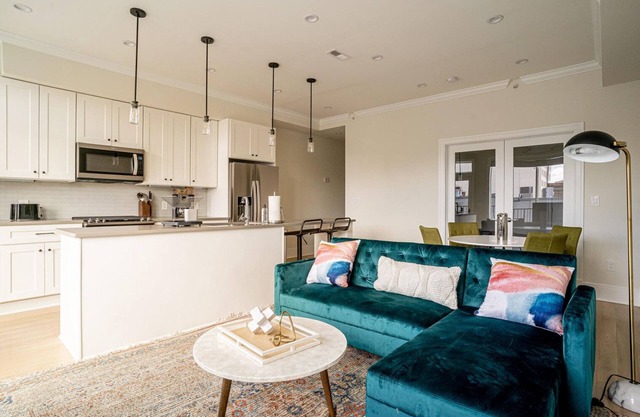 Bright Dupont Circle 2BR w/W/D, nr Restaurants & Bars, by Blueground