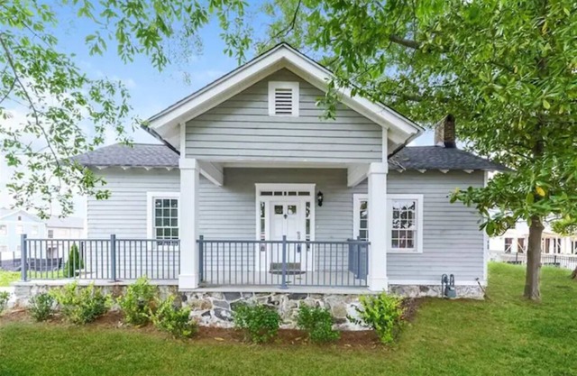 Bright historic home w/yard & central to explore