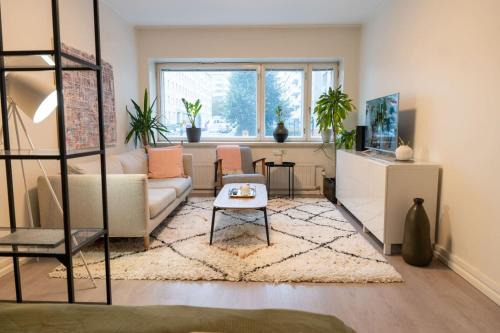 Bright, lush and comfortable apartment in Kallio