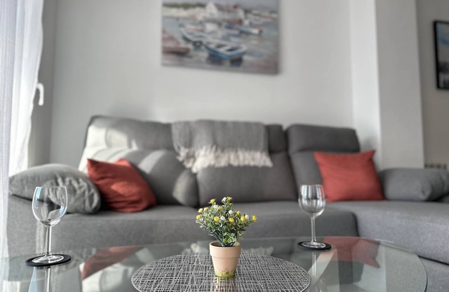 Bright & modern 2 bedroom apartment - TR721LT