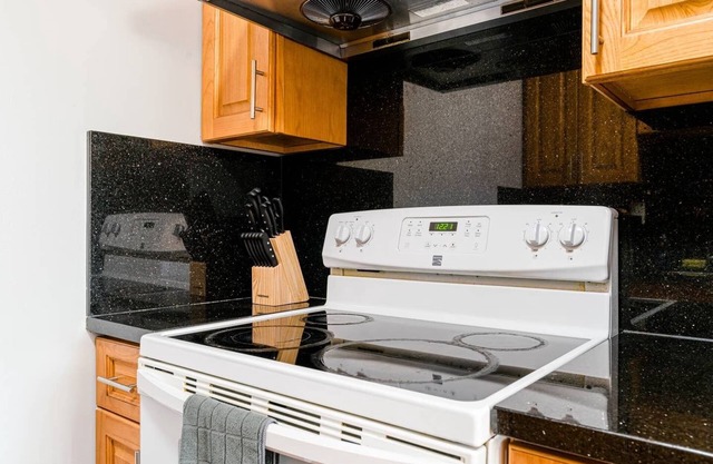 Bright Newly remodeled airbnb next to sfo!