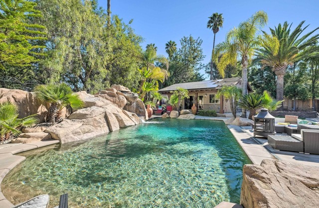 Bright Poway Studio w/Shared Outdoor Pool!