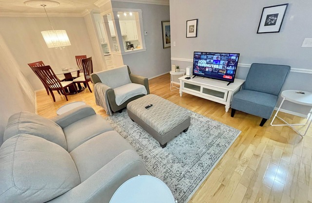 Bright & Premium Charleswood Home