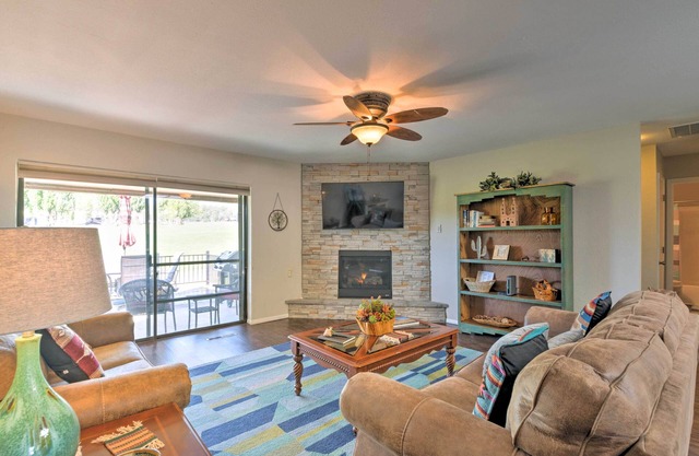 Bright Ruidoso Condo w/Deck & Golf Course Views!