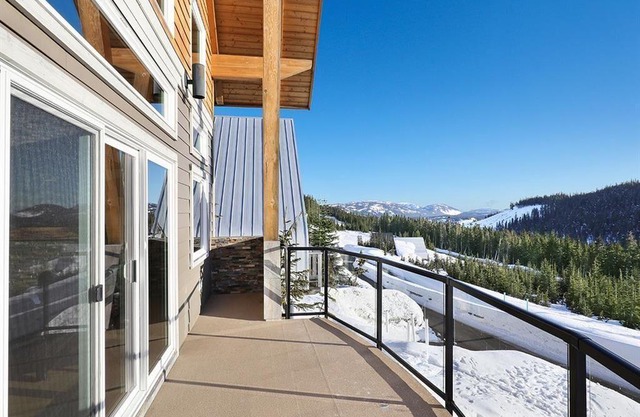 Bright Spacious Timber Chalet at Mt Washington!