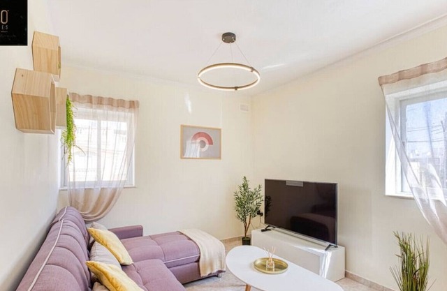 Bright & spacious 2BR APT in Swieqi with balcony