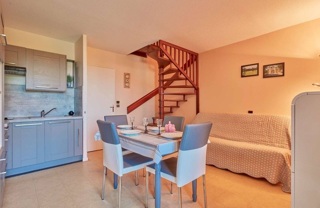 Bright T3 for 5 with Wifi near Lake Uby