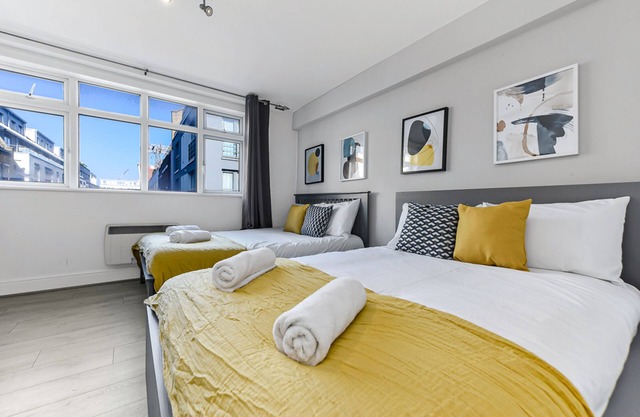 Brilliant and Bright Studio Flat Central London