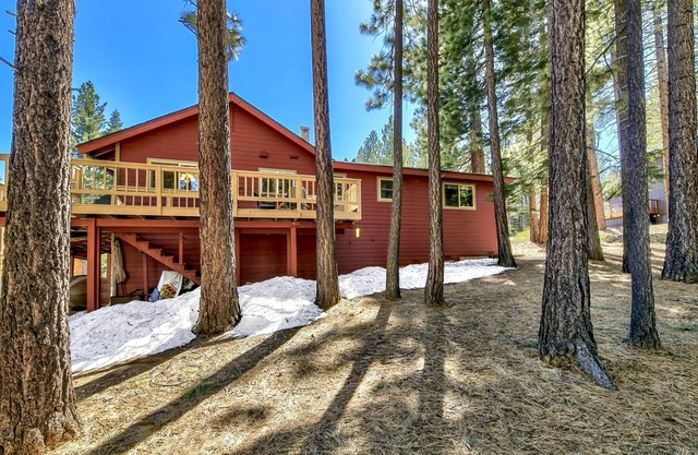 Brilliant home with grill, balcony, kitchen, washer/dryer, & TV - monthly rental