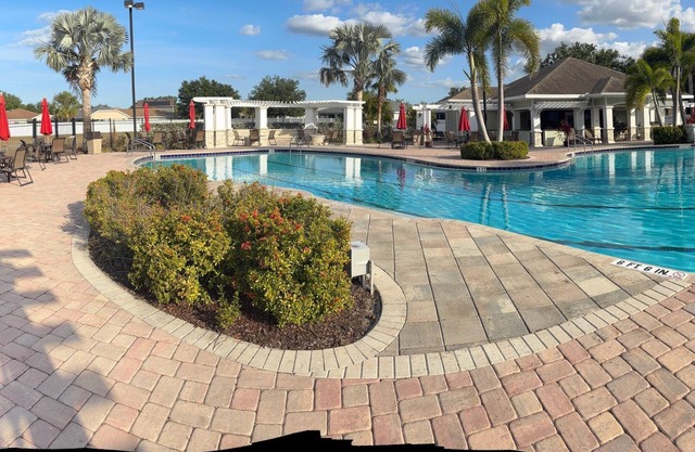 Brilliant townhome with WiFi in Riverview
