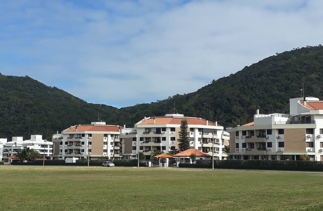 British 50 meters from the beach -111