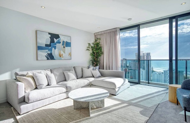 Broadbeach Exclusive Sky High Luxury at Oracle
