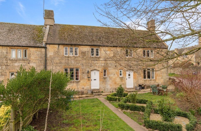 Brockhampton Cottages - sleeps 8 guests in 4 bedrooms