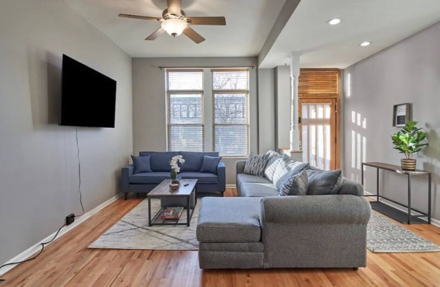 Bronzeville beauty close to all amenities