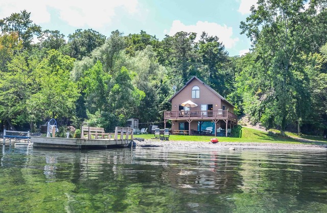 Brookside: A Beautiful Chalet-Style Getaway on the Shore of Seneca Lake!