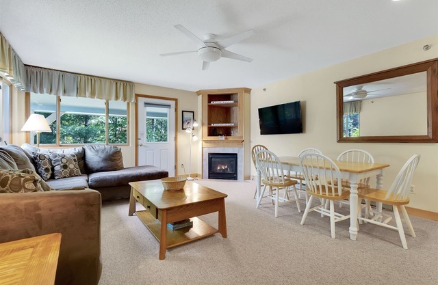 Brookside I B-405 | 2 Bed, 1 Bath