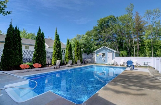 Brookside Inn & Cottages